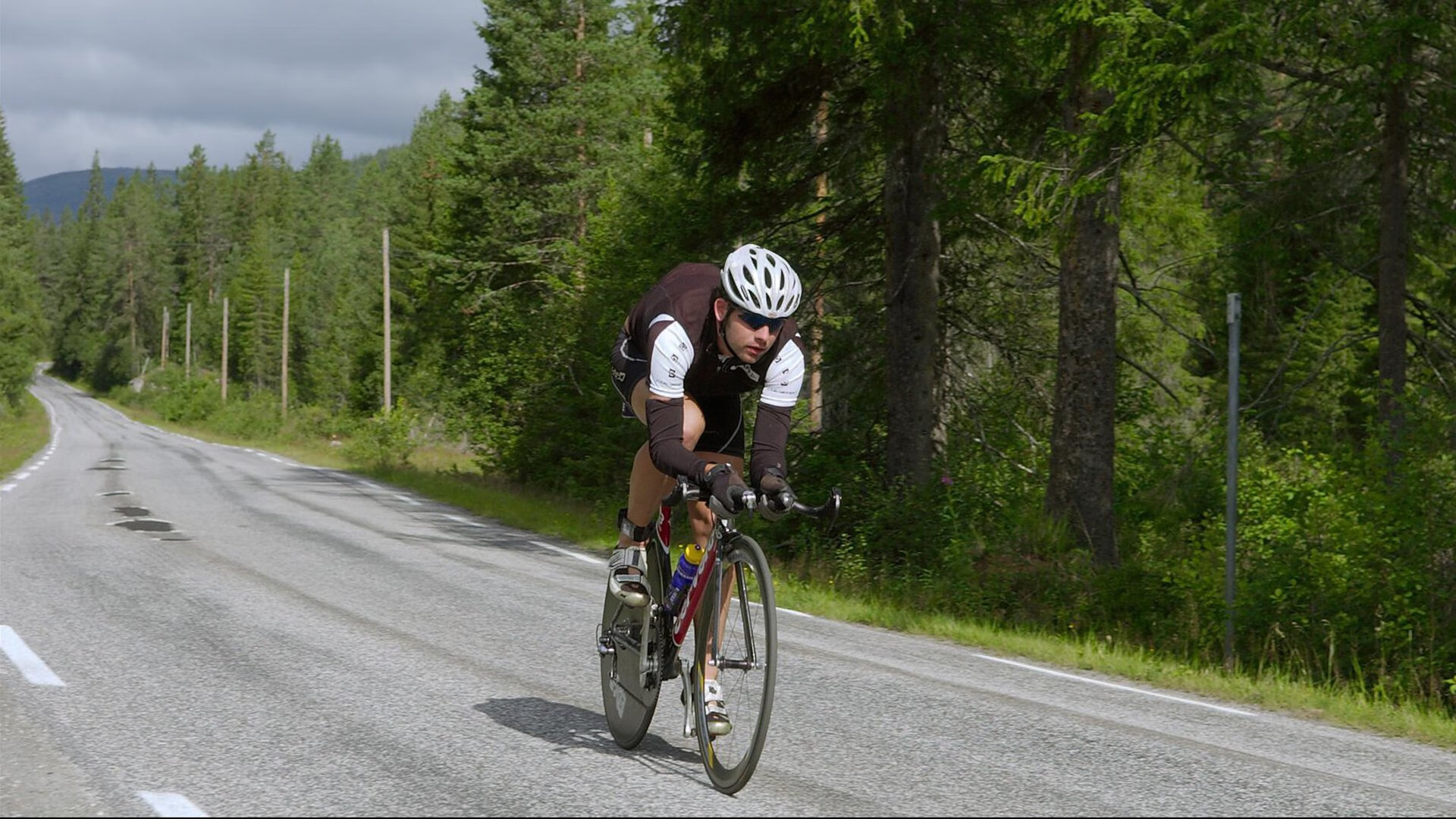 “德甲最后几轮角逐，冠军成为最热焦点”，德甲结局